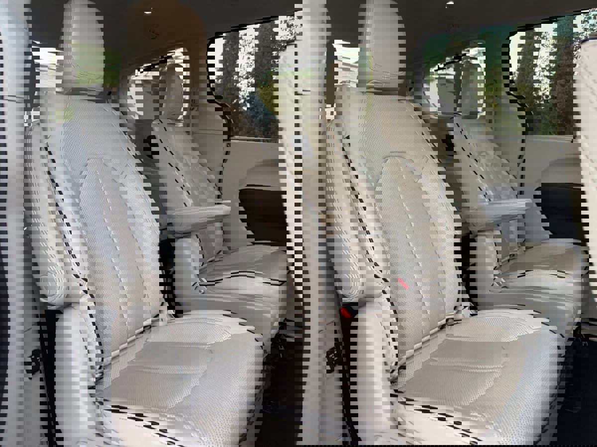 Used 2017 Chrysler Pacifica Platinum image 17