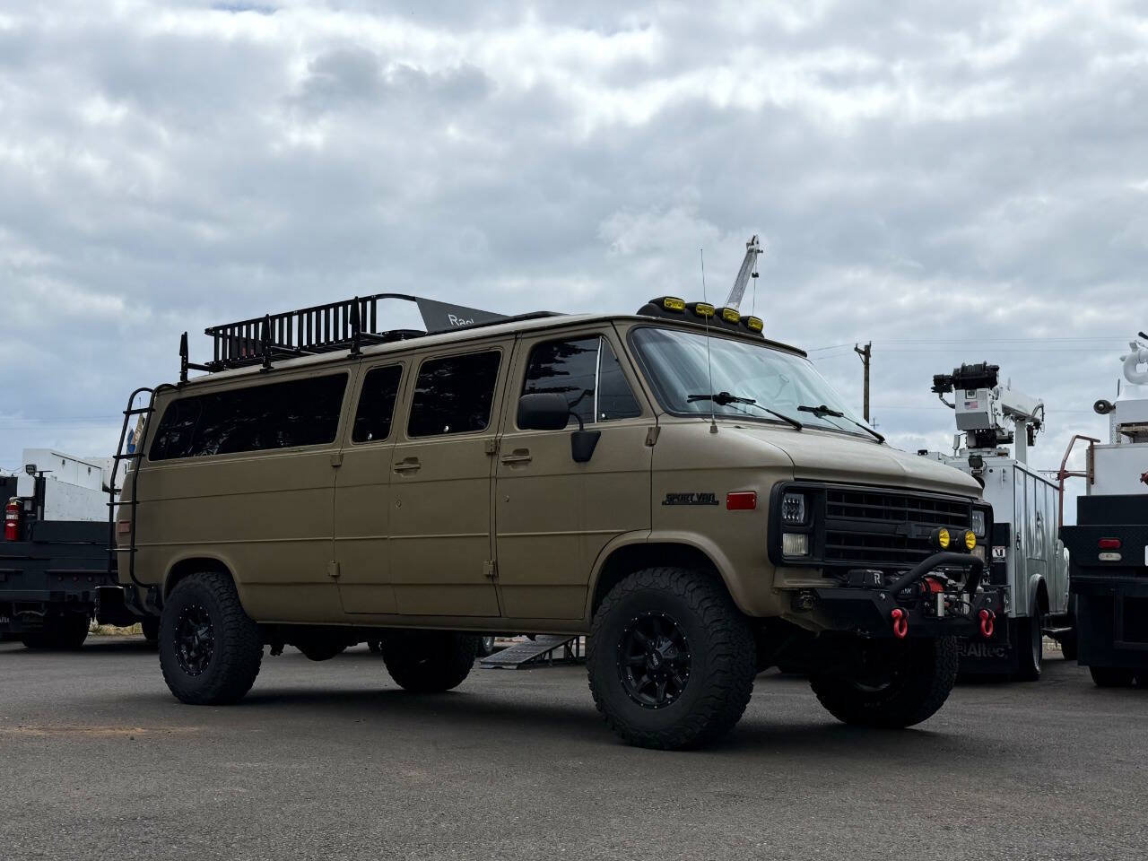 Used 1990 Chevrolet G30 Heavy-Duty Extended Sportvan RWD image 10
