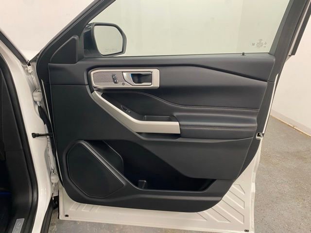 Used 2022 Ford Explorer Limited w/ Hybrid Equipment Group 310A image 31
