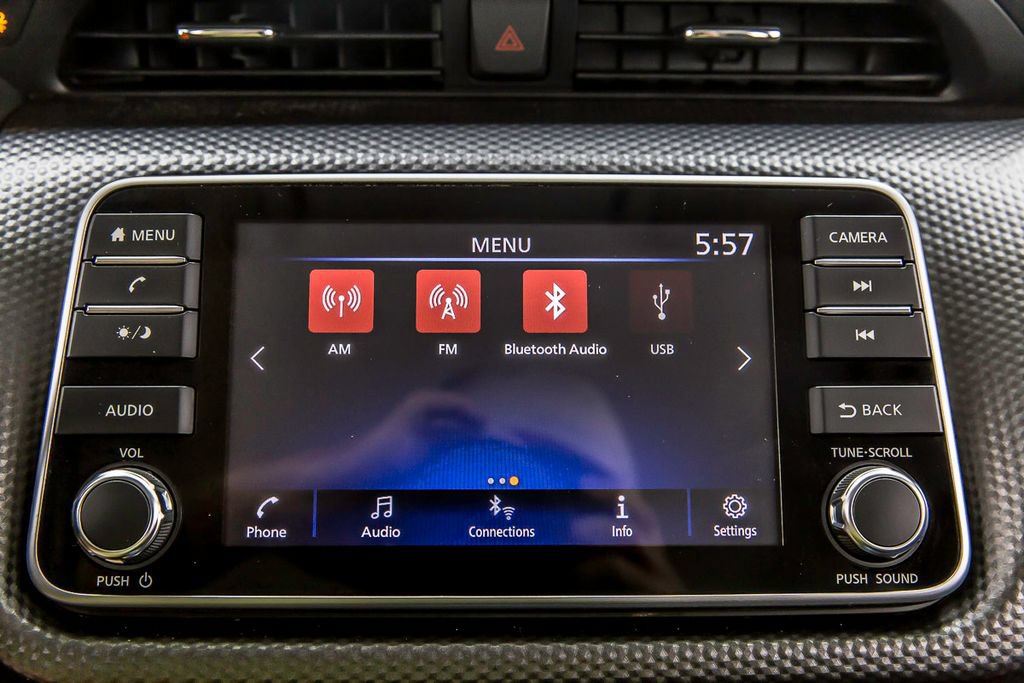 Used 2019 Nissan Kicks SV FWD image 21