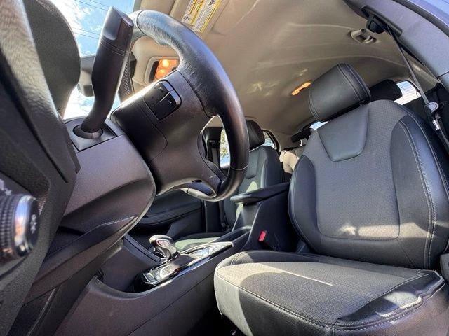 Used 2021 Buick Encore GX Select w/ Sport Touring Package FWD image 17