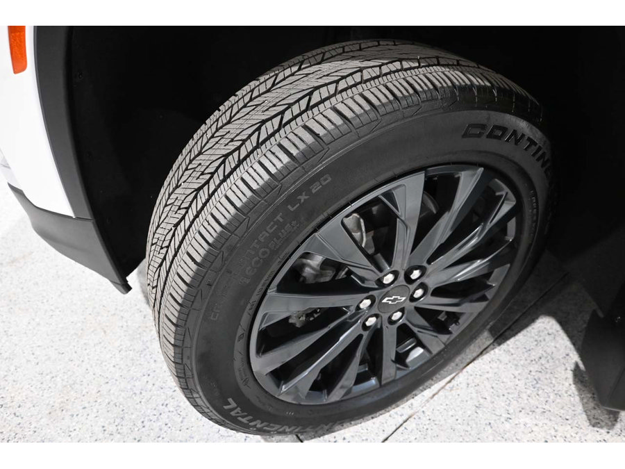 Used 2023 Chevrolet Traverse RS FWD image 11