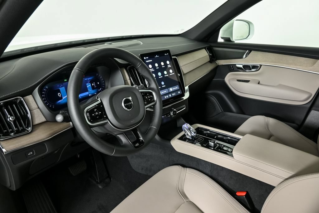 New 2026 Volvo XC90 B6 Plus w/ Protection Package Premier AWD/4WD image 4