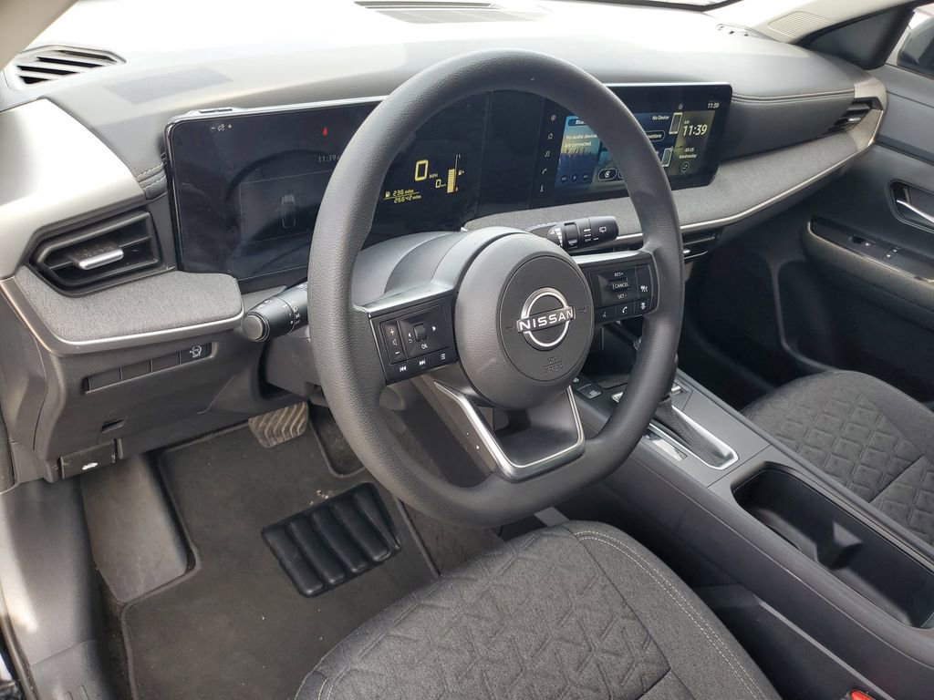 Used 2025 Nissan Kicks SV image 12