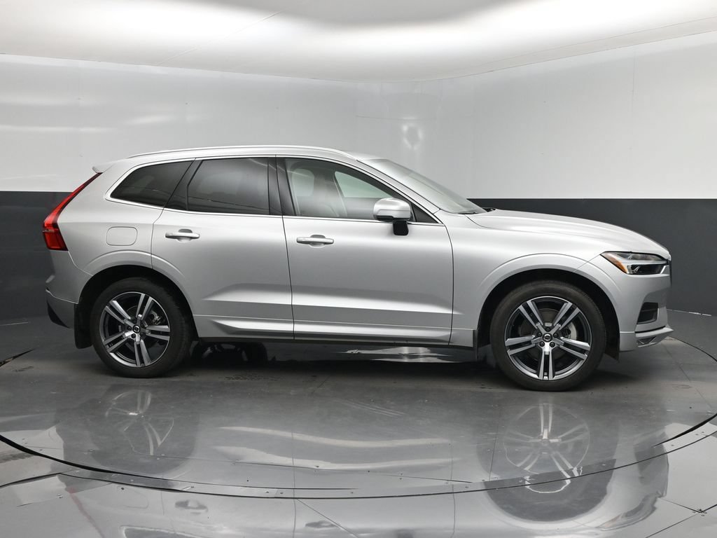 Used 2021 Volvo XC60 T5 Momentum w/ Advanced Package AWD/4WD image 2
