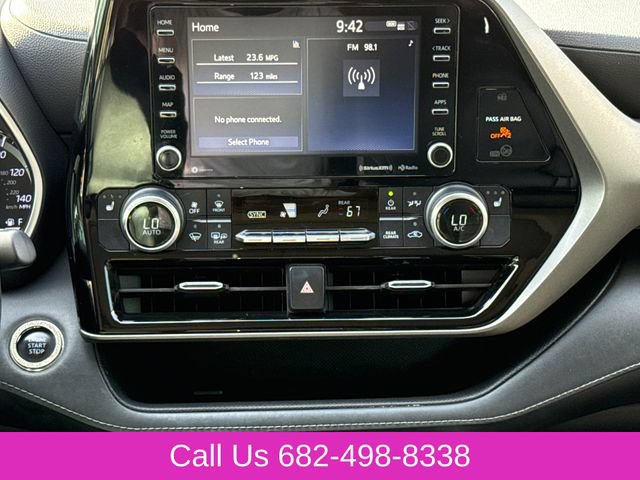 Used 2022 Toyota Highlander XLE FWD image 12