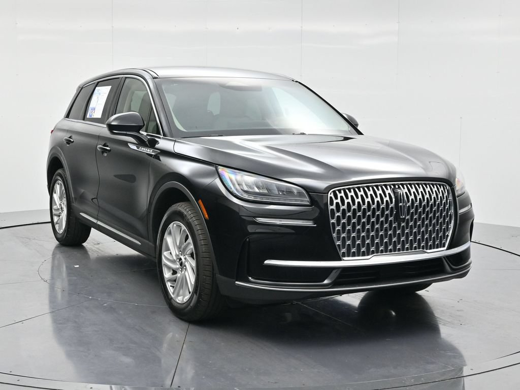 Used 2025 Lincoln Corsair AWD image 3