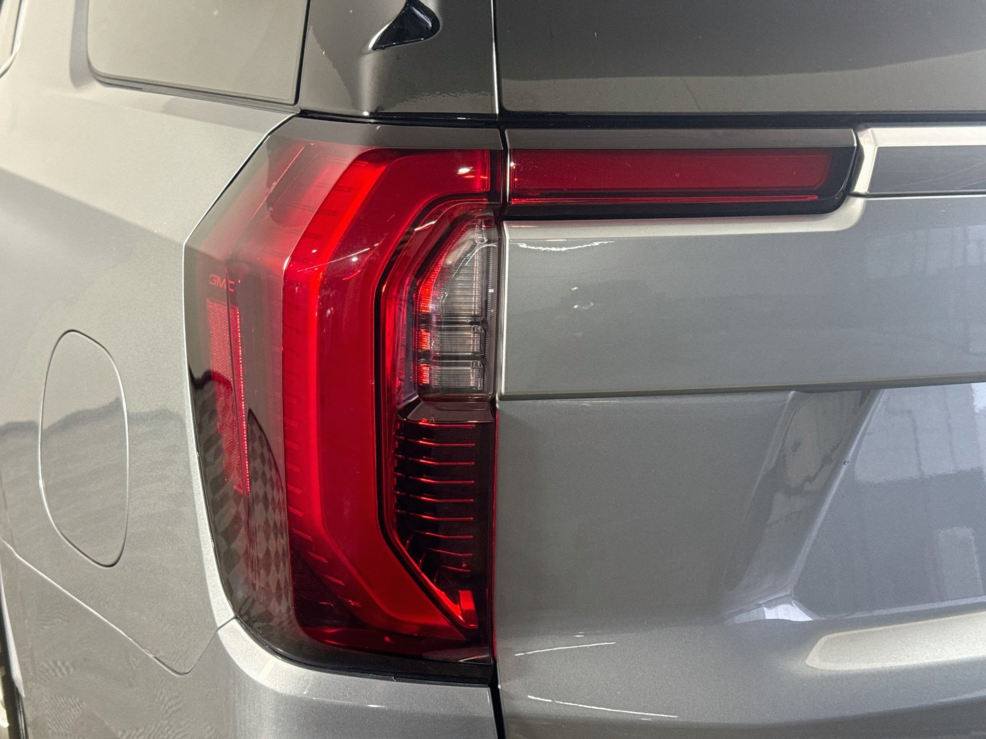 Used 2025 GMC Yukon Denali RWD image 36
