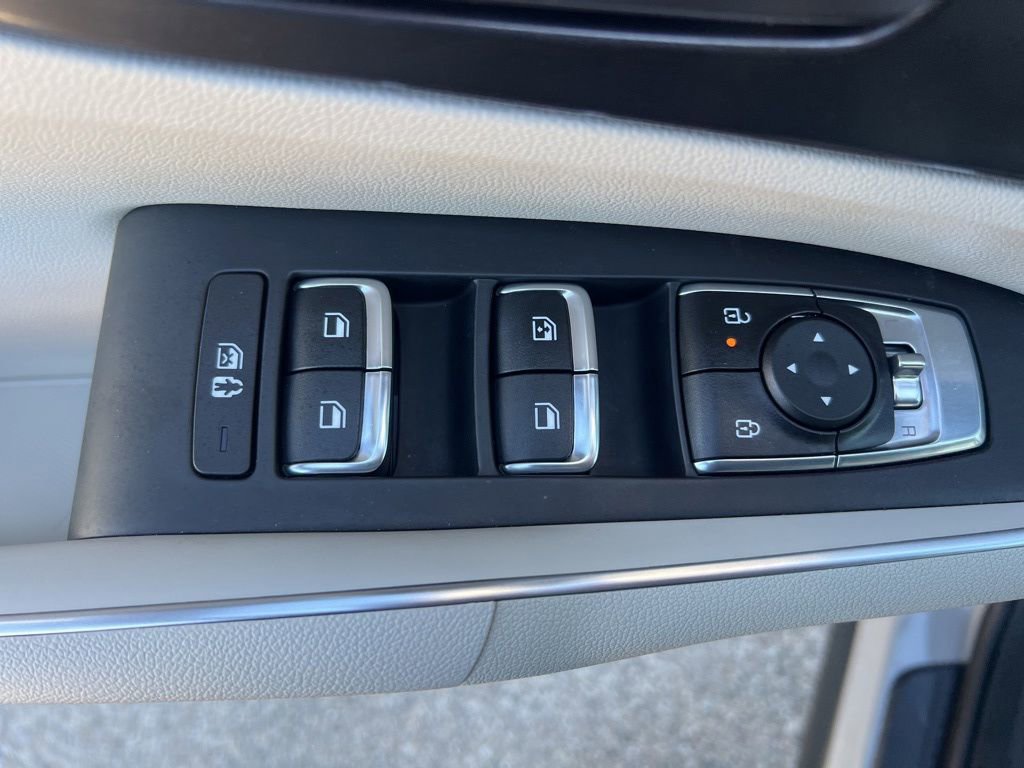 Certified 2025 Kia Sorento S w/ Panoramic Sunroof Package FWD image 49