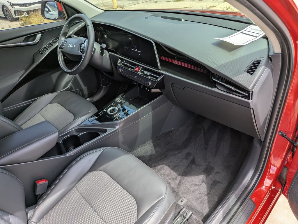 Certified 2023 Kia Niro EX FWD image 14