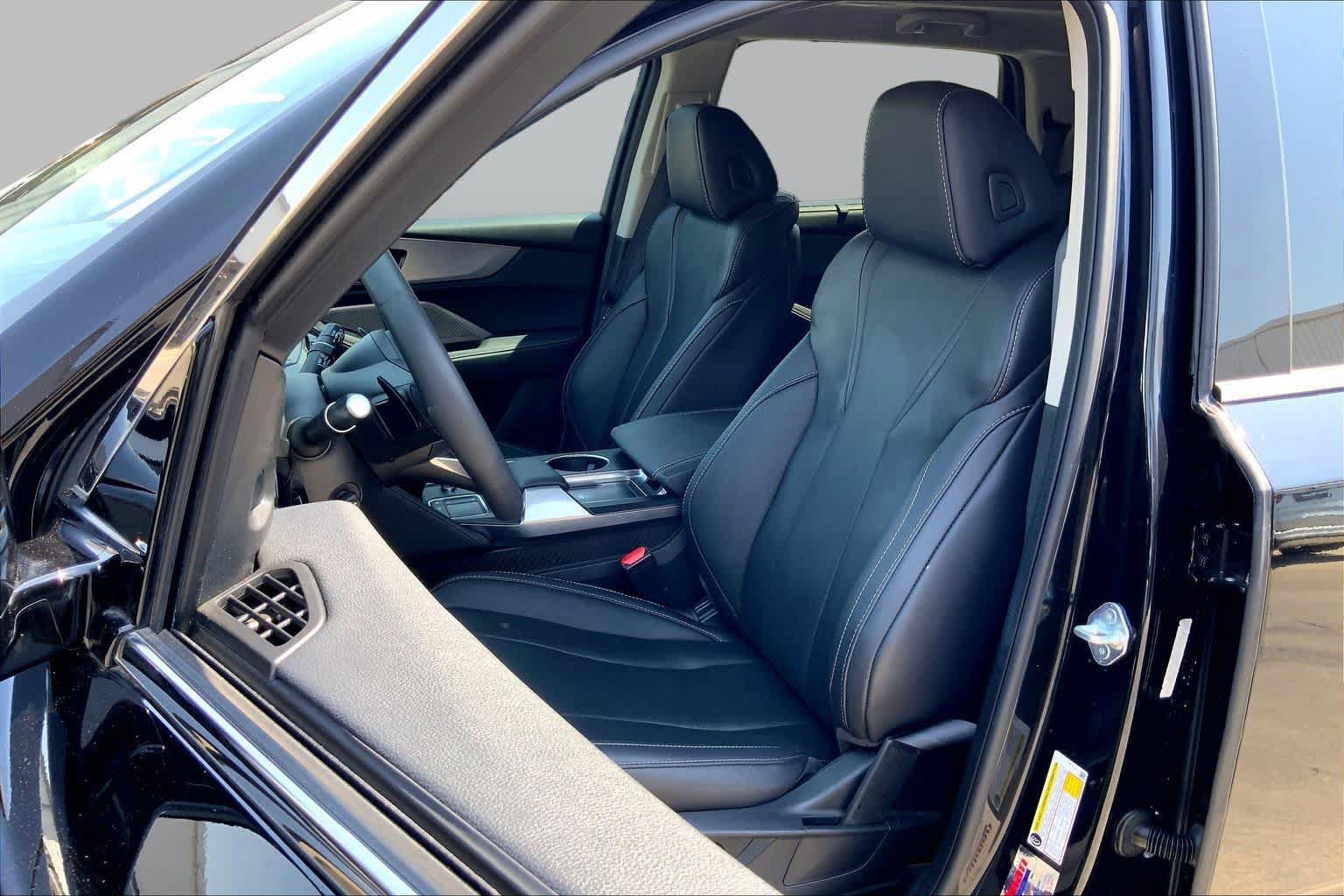 Used 2024 Acura MDX w/ Technology Package FWD image 8