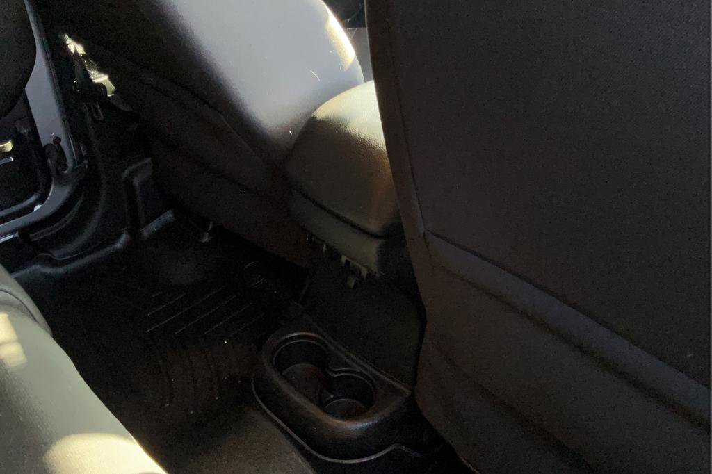 Used 2015 Jeep Wrangler Unlimited Rubicon w/ Connectivity Group image 22