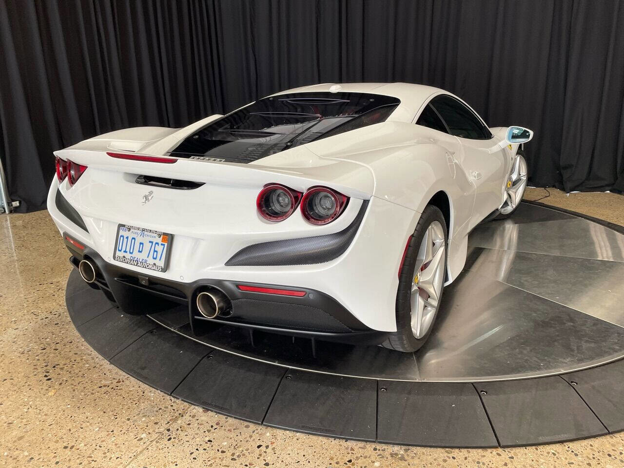 Used 2022 Ferrari F8 Tributo image 10