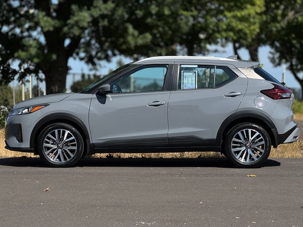 Used 2023 Nissan Kicks SV FWD image 4