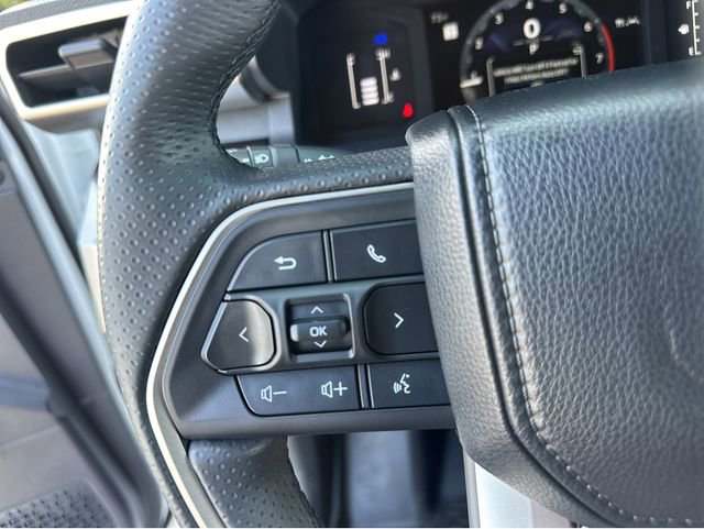 Used 2025 Toyota 4Runner SR5 AWD/4WD image 23