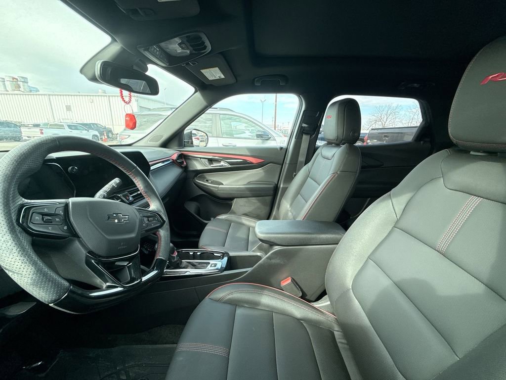 Used 2025 Chevrolet TrailBlazer RS w/ Convenience Package image 9