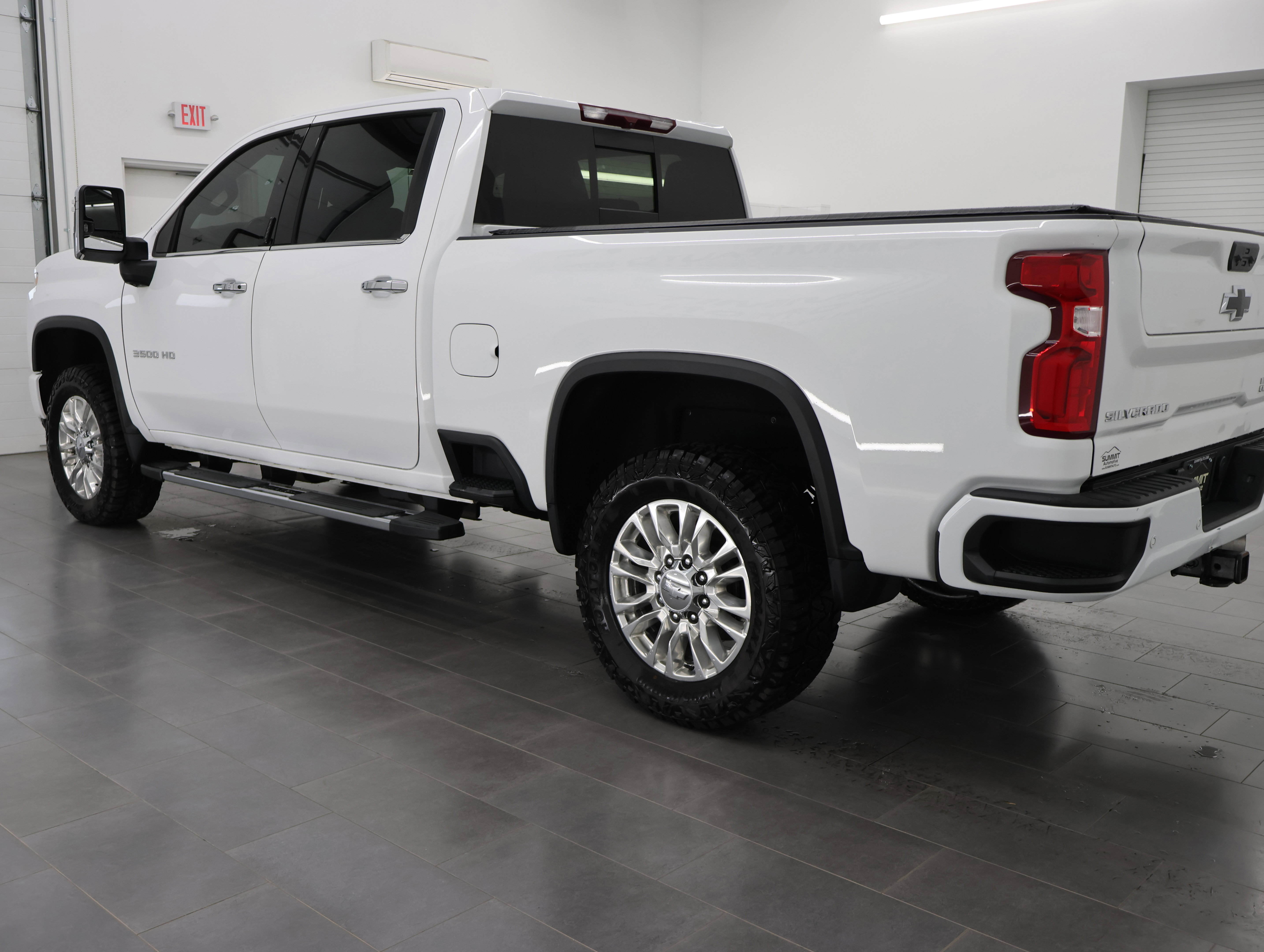 Used 2022 Chevrolet Silverado 3500 High Country w/ Safety Package II AWD/4WD image 6