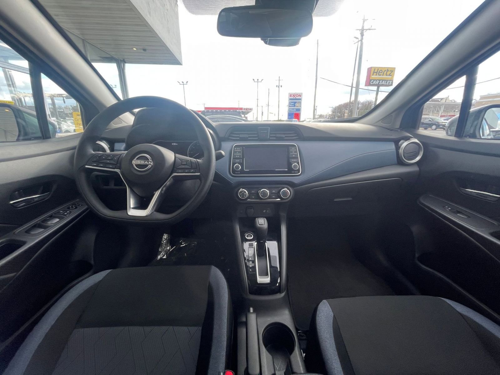 Used 2025 Nissan Versa SV image 31
