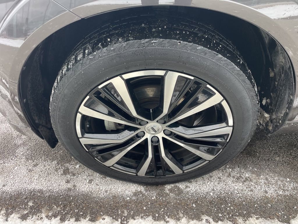 Certified 2023 Volvo XC60 B5 Plus w/ Climate Package image 12