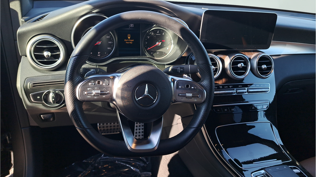 Used 2021 Mercedes-Benz GLC 300 4MATIC image 18
