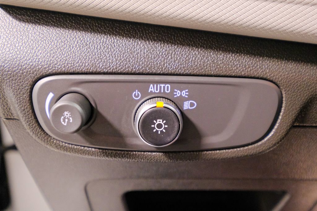 Used 2025 Chevrolet TrailBlazer LT image 39