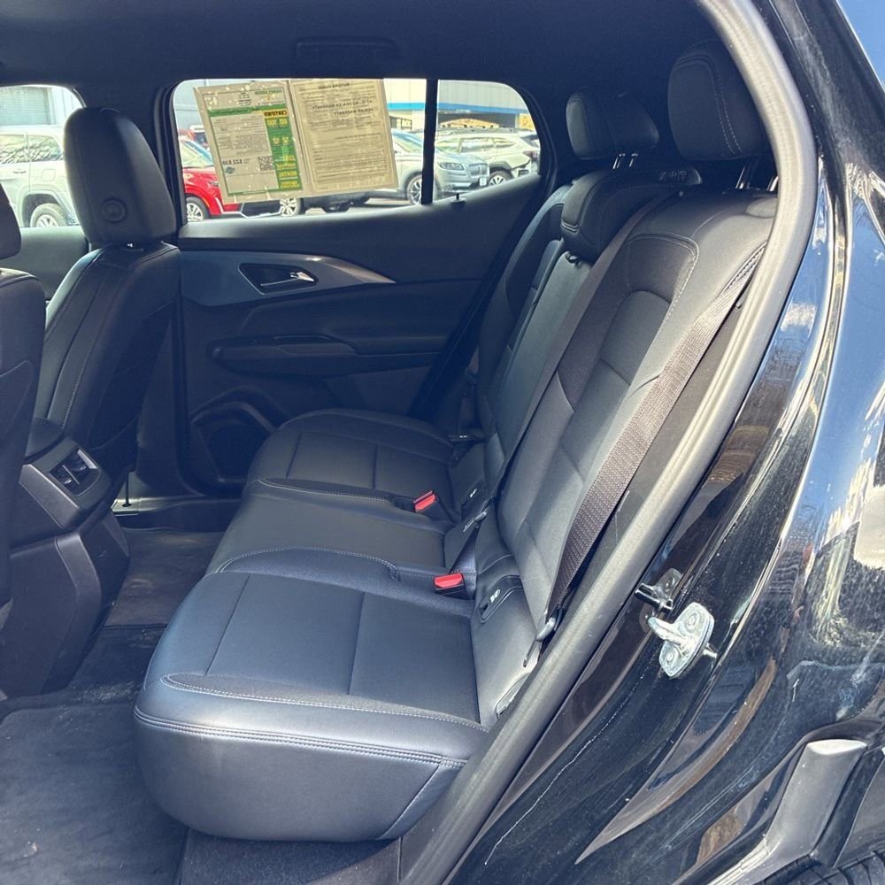 Used 2025 Chevrolet Equinox EV LT w/ Convenience Package image 16