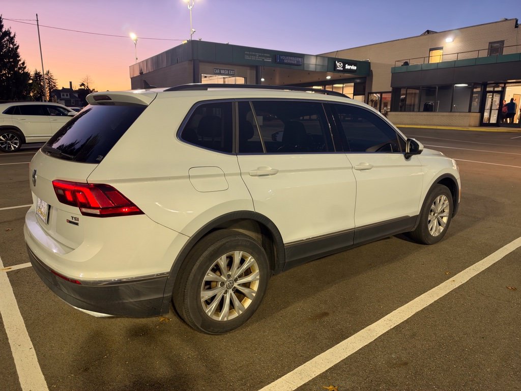 Used 2018 Volkswagen Tiguan SE AWD/4WD image 4
