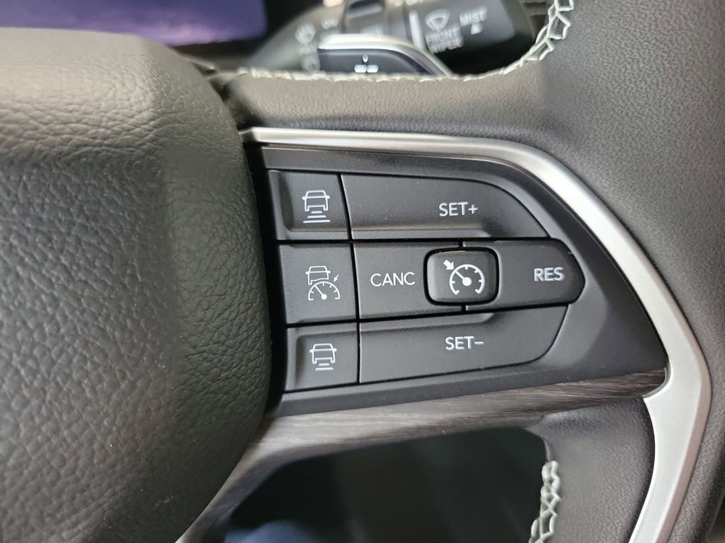 New 2025 Jeep Grand Cherokee L Limited image 15