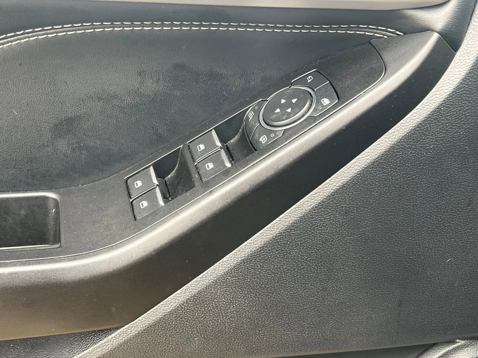 Used 2020 Ford Explorer Limited RWD image 28