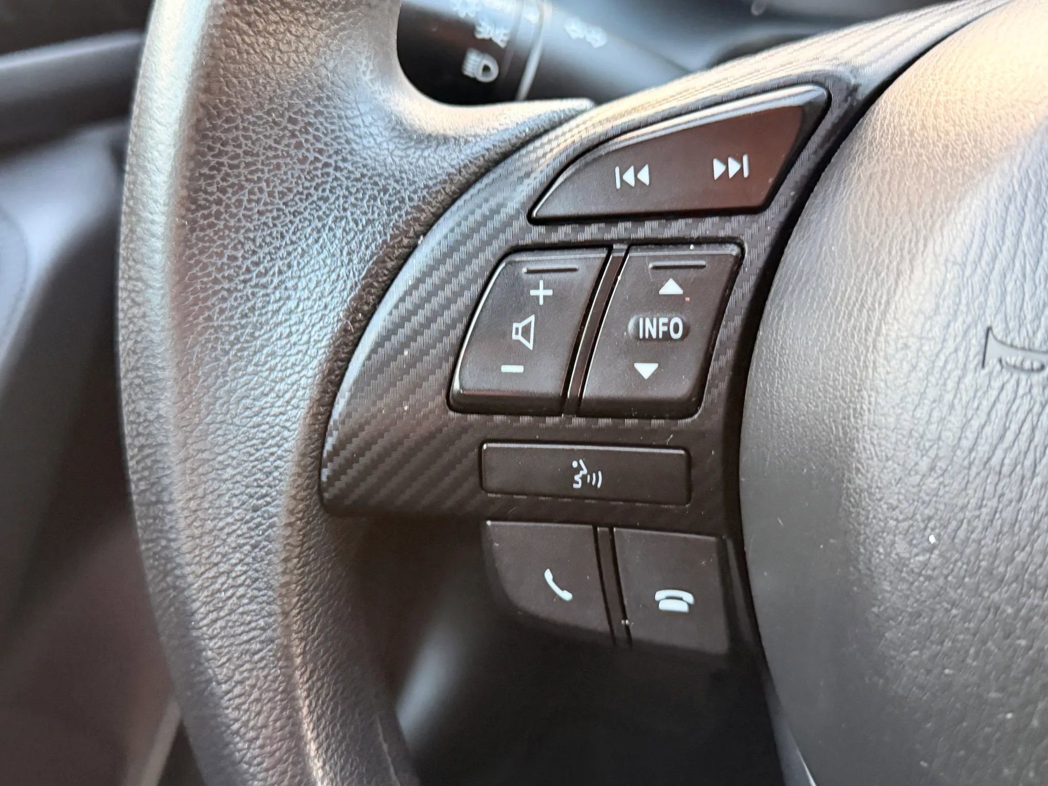Used 2015 MAZDA MAZDA3 i Sport FWD image 31