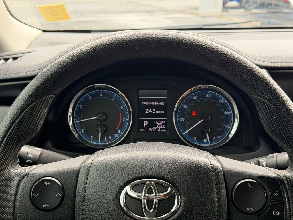 Used 2018 Toyota Corolla LE FWD image 29