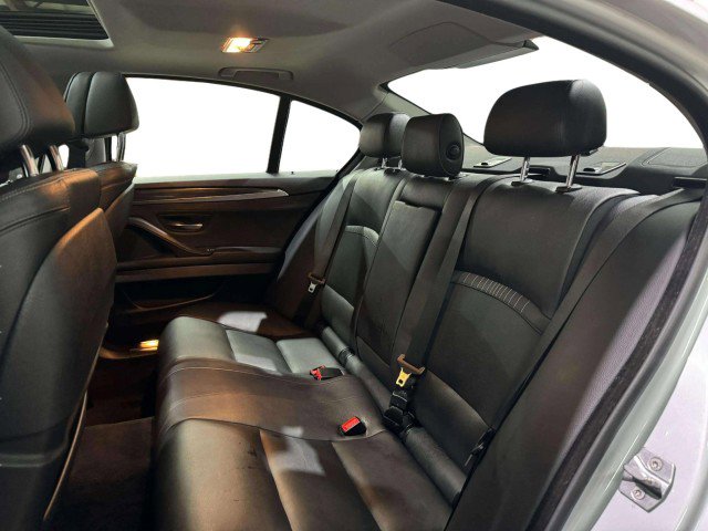 Used 2014 BMW 550i xDrive Sedan AWD/4WD image 32