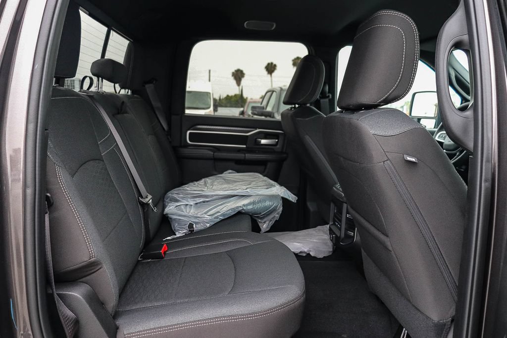 New 2026 RAM 3500 Big Horn AWD/4WD image 19