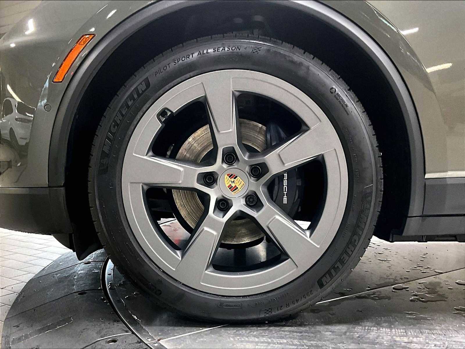 Used 2025 Porsche Macan 4 Electric image 14