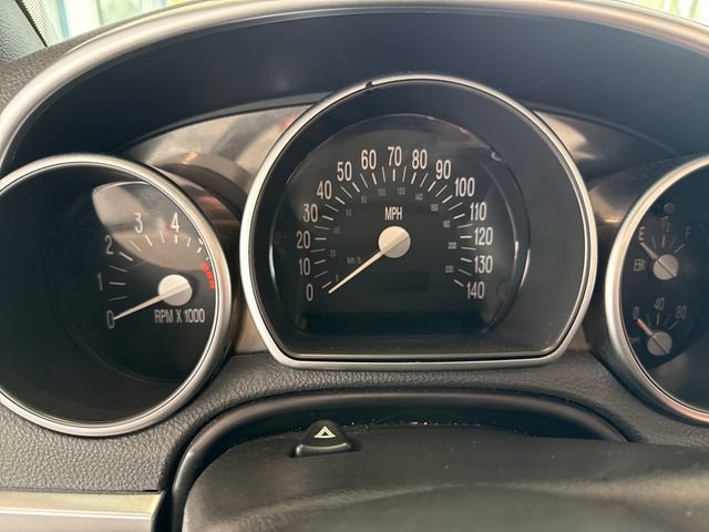 Used 2004 Chevrolet SSR w/ Preferred Equipment Group RWD image 18