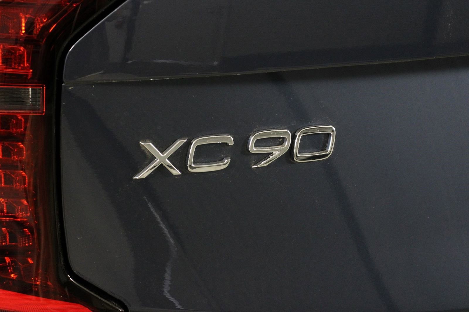 New 2026 Volvo XC90 T8 Plus w/ Protection Package Premier image 16