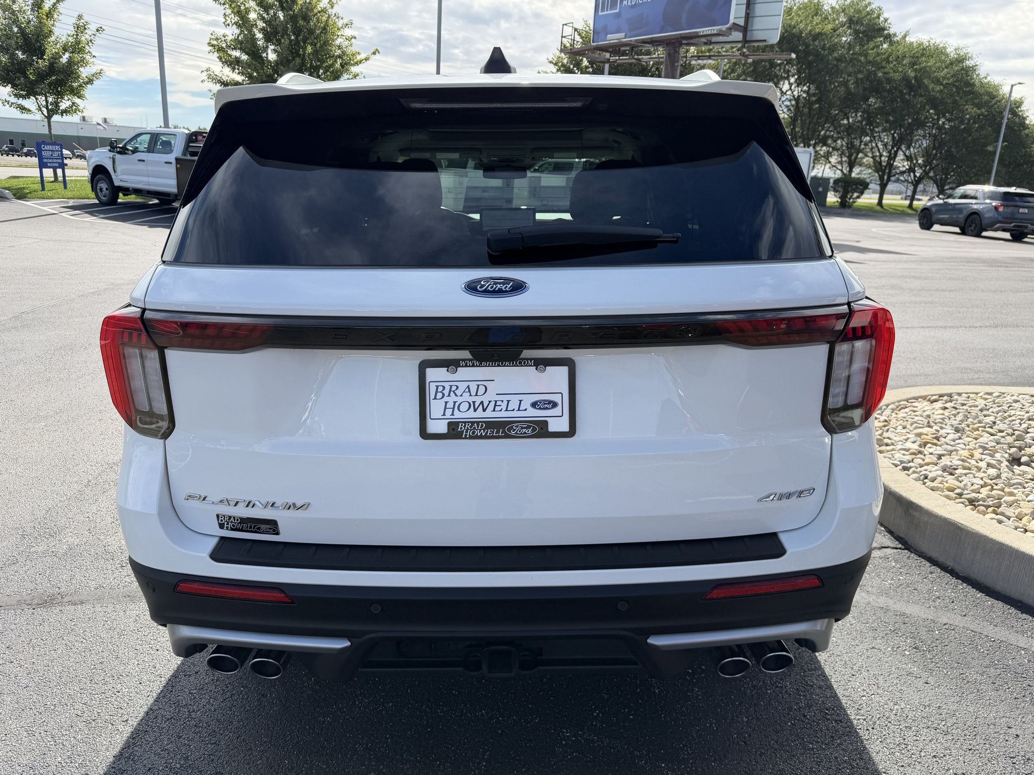 Used 2025 Ford Explorer Platinum w/ Ultimate Package AWD/4WD image 7