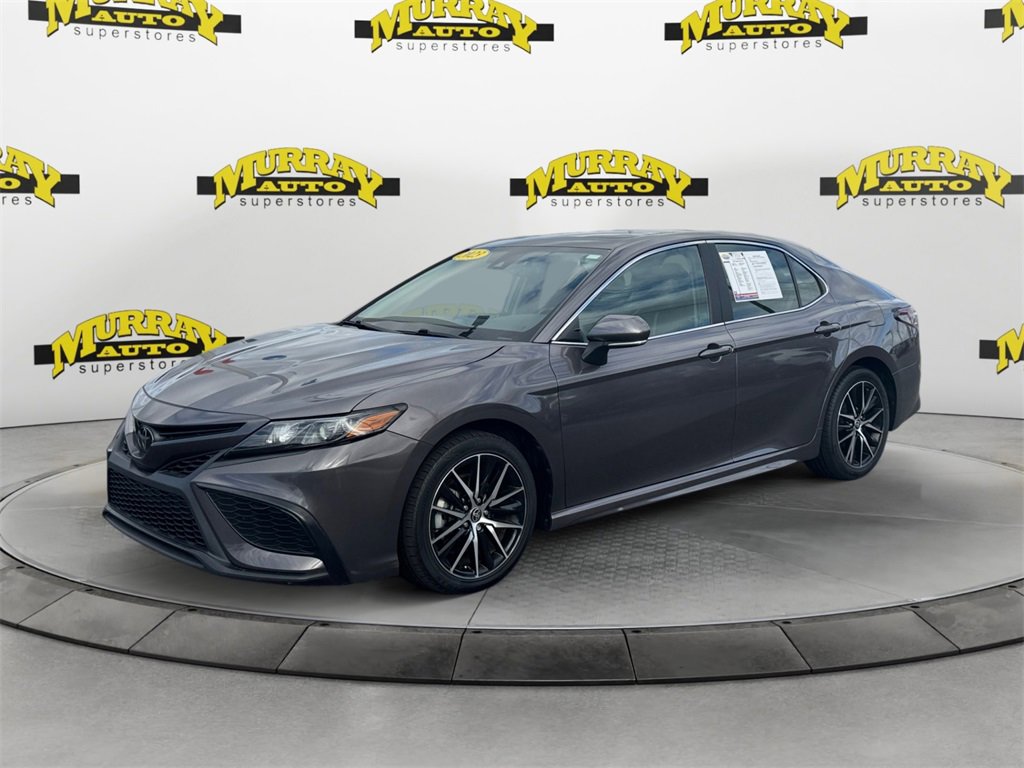 Used 2023 Toyota Camry SE image 1