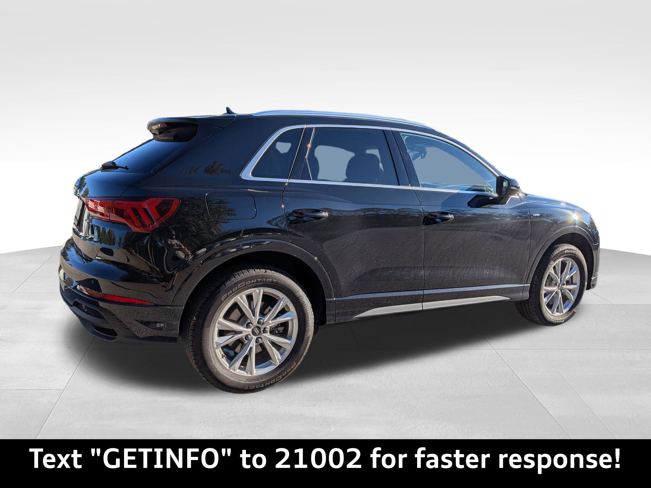 Used 2025 Audi Q3 2.0T Premium w/ Convenience Package image 3