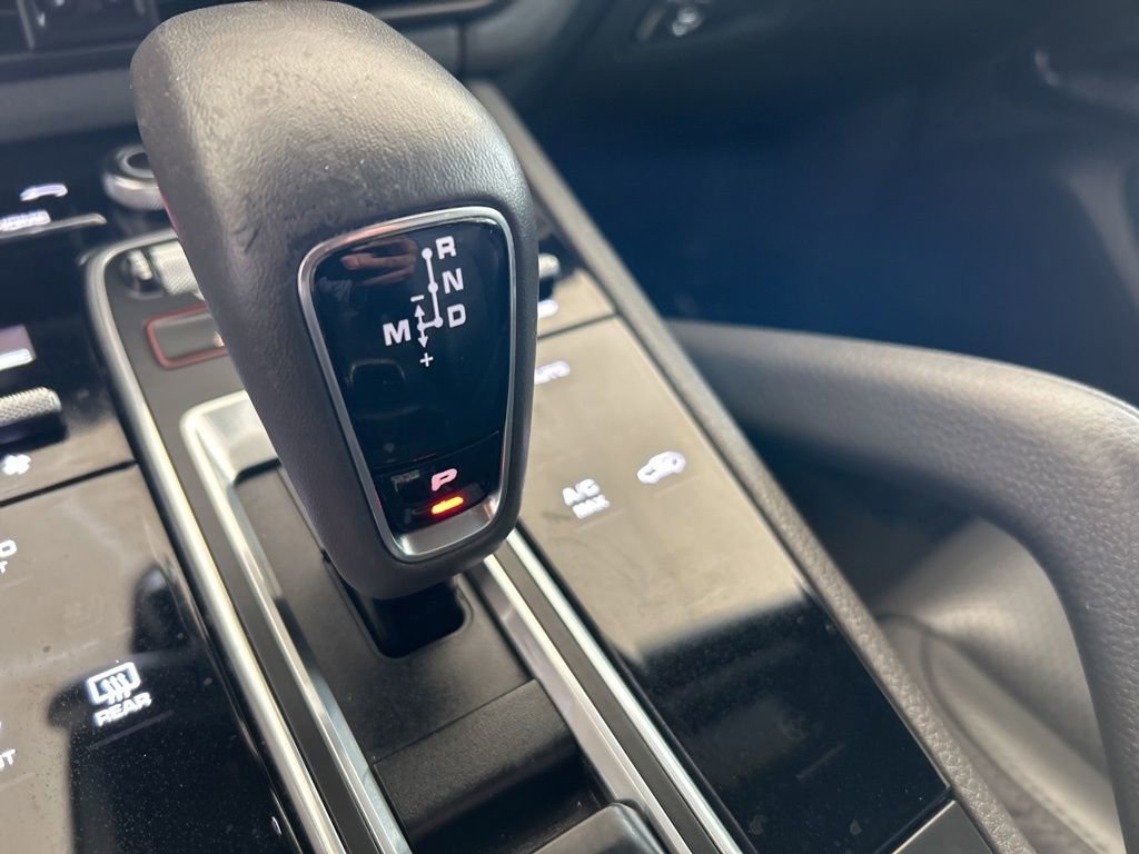 Used 2022 Porsche Cayenne Coupe image 8