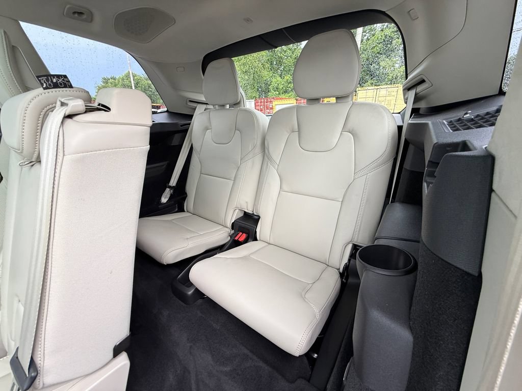 Used 2021 Volvo XC90 T8 Inscription w/ Lounge Package AWD/4WD image 26