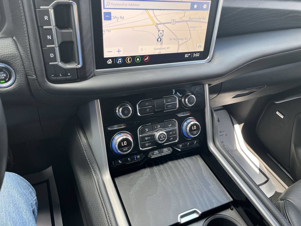 Used 2021 GMC Yukon Denali w/ Denali Premium Package AWD/4WD image 24