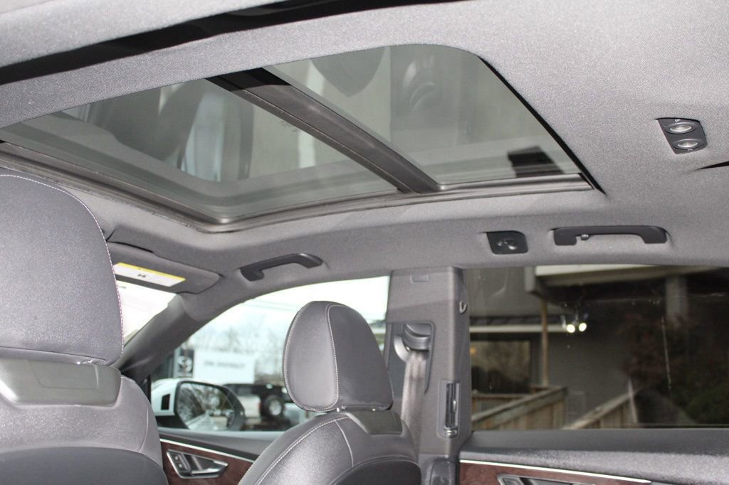 Used 2019 Audi Q8 Premium image 22