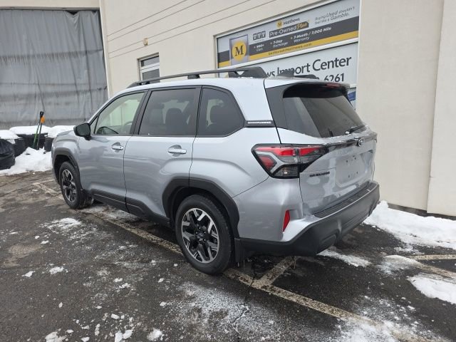 Used 2025 Subaru Forester Premium image 3