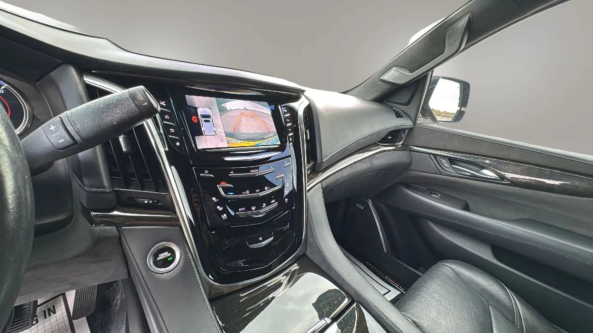 Used 2016 Cadillac Escalade Platinum RWD image 20
