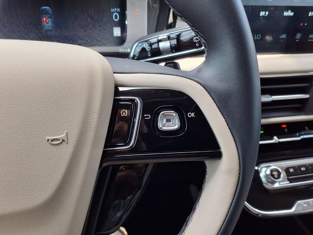 Used 2026 Lincoln Corsair Premiere FWD image 16