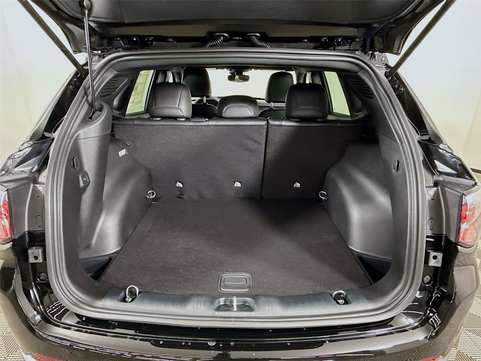 New 2026 Jeep Compass Trailhawk image 18