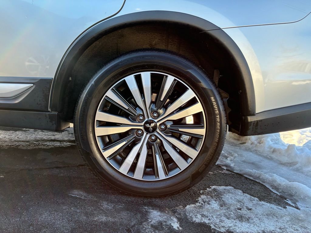 Used 2020 Mitsubishi Outlander SEL image 48