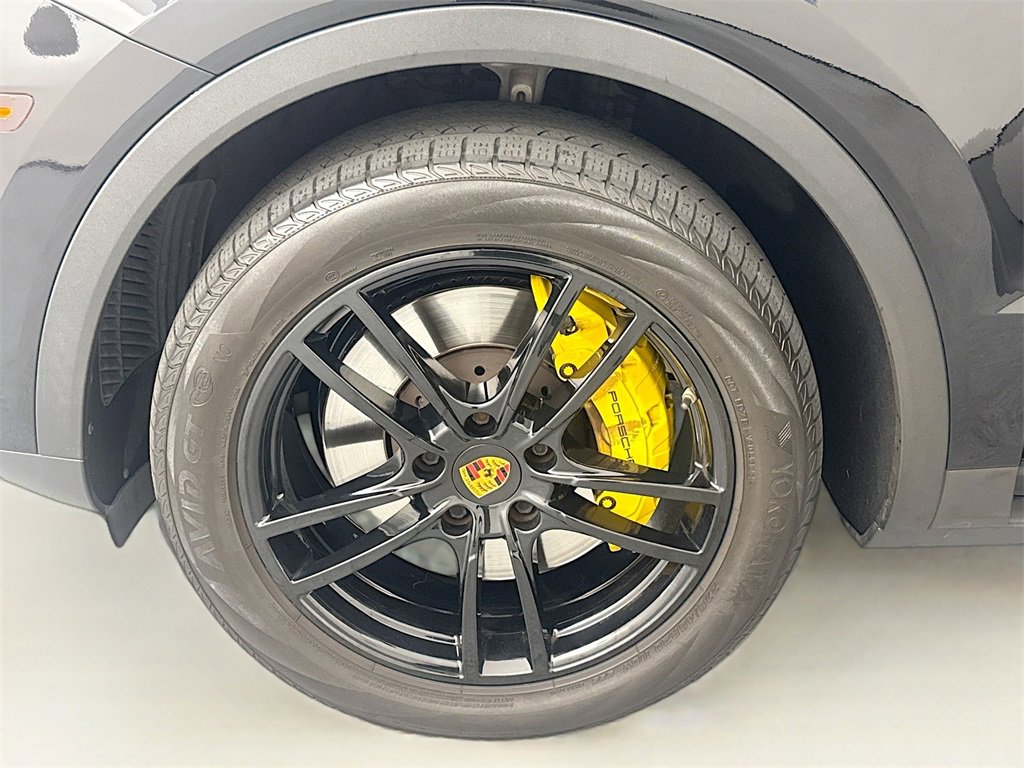 Used 2021 Porsche Cayenne Coupe image 30