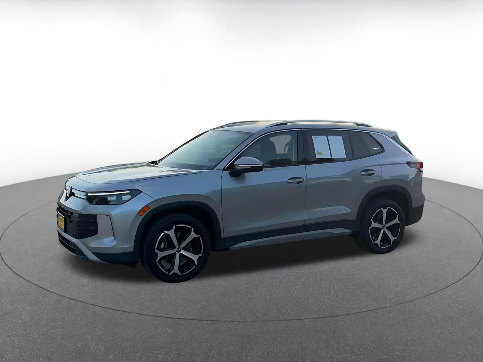 Used 2026 Volkswagen Tiguan SE AWD/4WD image 7